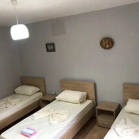 Pensión Ada Tirana