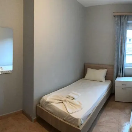 Ada Pensión Tirana