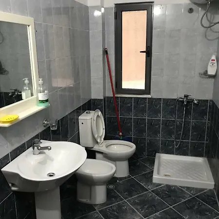 Pensión Ada Tirana
