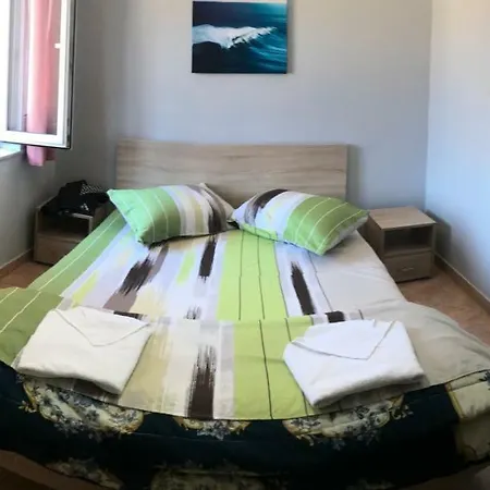 Pensión Ada Tirana